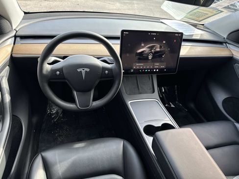 Used 2023 Tesla Model Y Long Range image 7