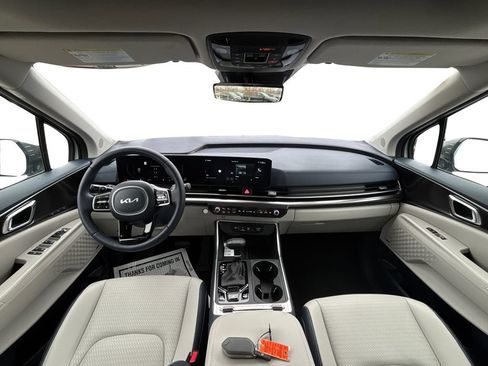 New 2025 Kia Carnival SX Prestige FWD image 10