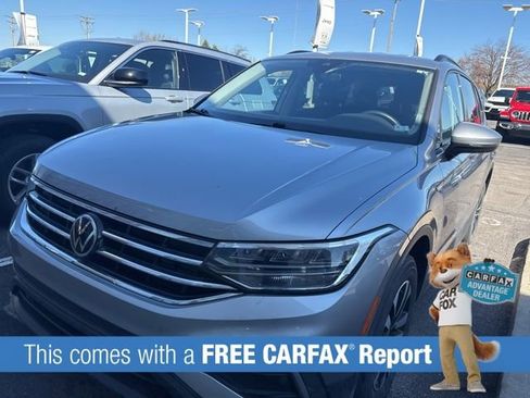 Used 2022 Volkswagen Tiguan S image 2