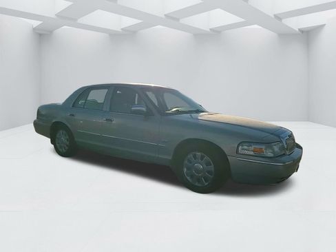 Used 2008 Mercury Grand Marquis LS image 3