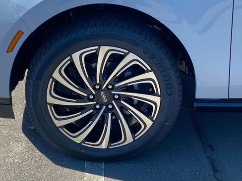New 2026 Lincoln Navigator L Black Label AWD/4WD image 5
