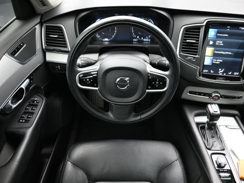 Used 2021 Volvo XC90 T5 Momentum w/ Protection Package Premier FWD image 26