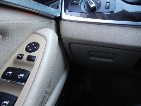 Used 2011 BMW 535i xDrive Sedan AWD/4WD image 44