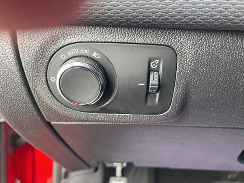 Used 2017 Chevrolet Cruze LT w/ Convenience Package image 16