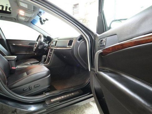 Used 2012 Lincoln MKZ FWD image 10