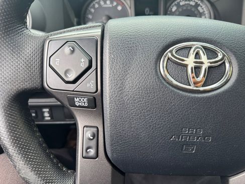 Used 2016 Toyota Tacoma TRD Sport w/ Towing Package AWD/4WD image 29