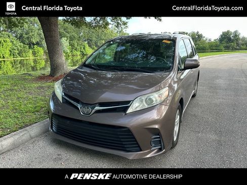 Used 2020 Toyota Sienna LE FWD image 1