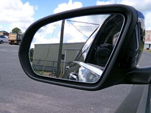 Used 2019 Mercedes-Benz GLC 300 image 4