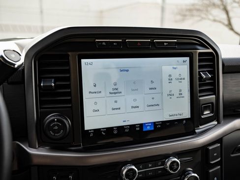 Used 2024 Ford F150 XLT w/ Tow/Haul Package image 30