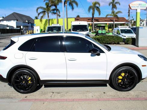 Used 2019 Porsche Cayenne image 7