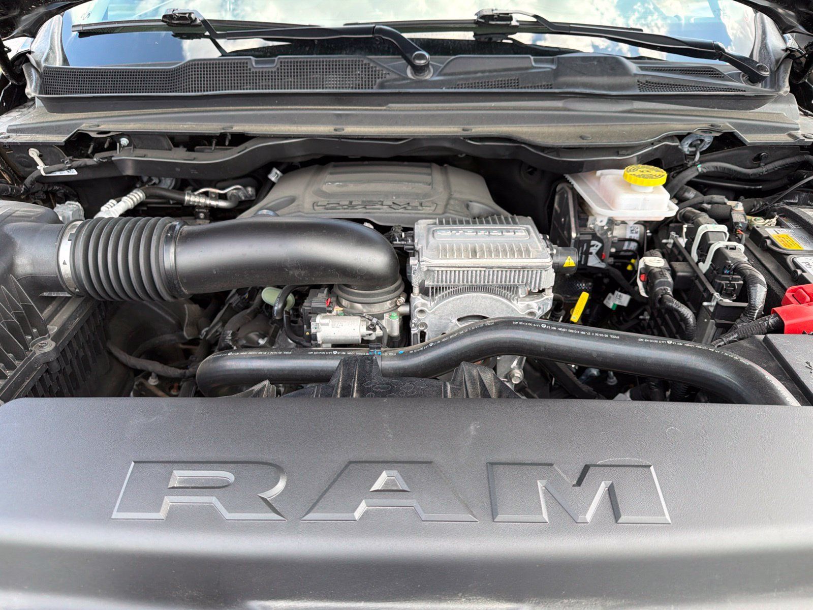 Used 2026 RAM 1500 Laramie w/ Off Road Group AWD/4WD image 11