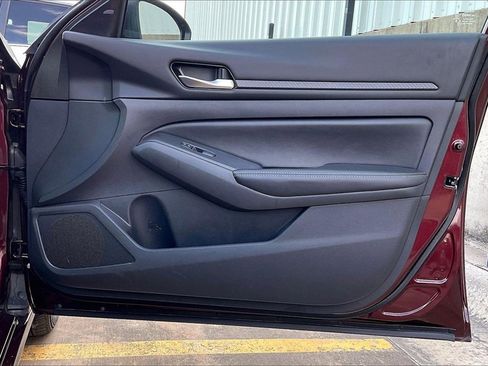 Used 2025 Nissan Altima 2.5 SV image 22