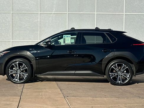 Used 2024 Toyota bZ4X Limited image 7