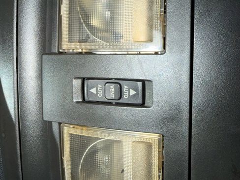 Used 2012 Dodge Challenger R/T image 34