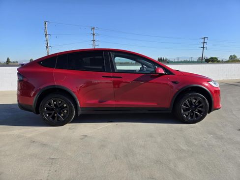 Used 2022 Tesla Model X Plaid image 2