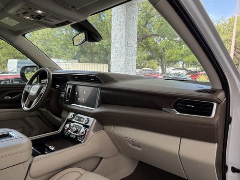 Used 2022 GMC Yukon Denali AWD/4WD image 34