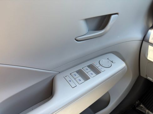 Certified 2025 Hyundai Kona SEL AWD/4WD image 13
