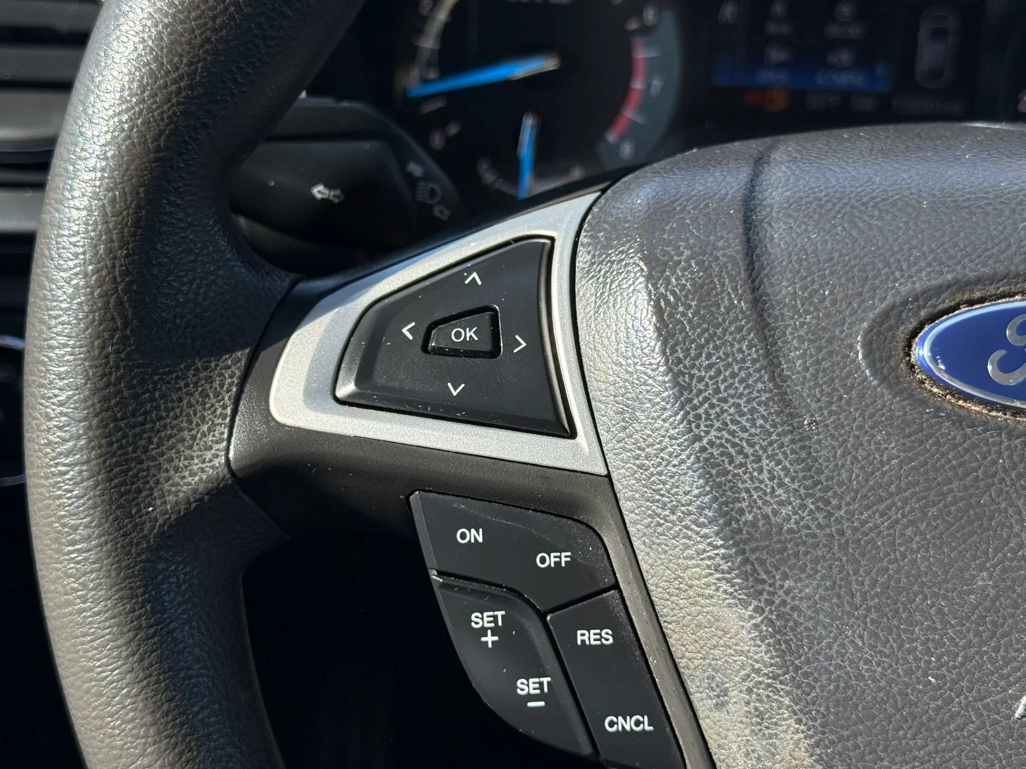 Used 2016 Ford Fusion SE FWD image 16