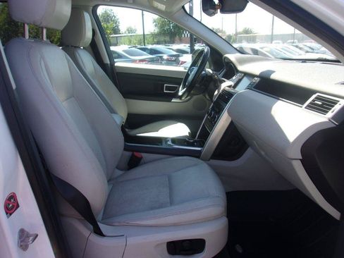 Used 2017 Land Rover Discovery Sport SE AWD/4WD image 14
