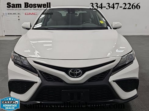 Used 2024 Toyota Camry SE w/ Cold Weather Package FWD image 3