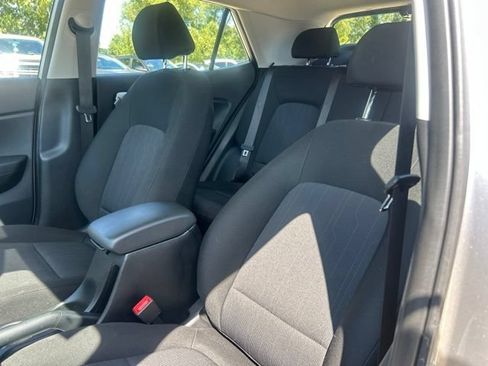 Used 2026 Hyundai Venue SE FWD image 17