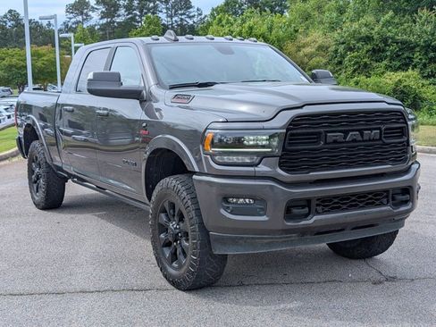 Used 2022 RAM 2500 Limited w/ Night Edition AWD/4WD image 3