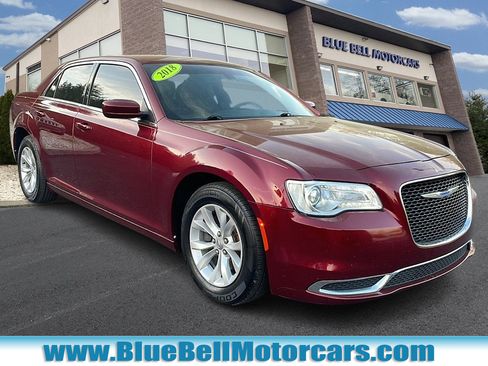 Used 2018 Chrysler 300 Touring image 1