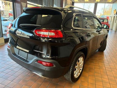 Used 2017 Jeep Cherokee Limited w/ Technology Group image 9