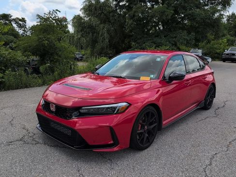 Used 2025 Honda Civic Type R image 3