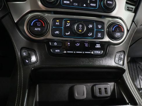 Used 2018 Chevrolet Suburban Premier AWD/4WD image 11