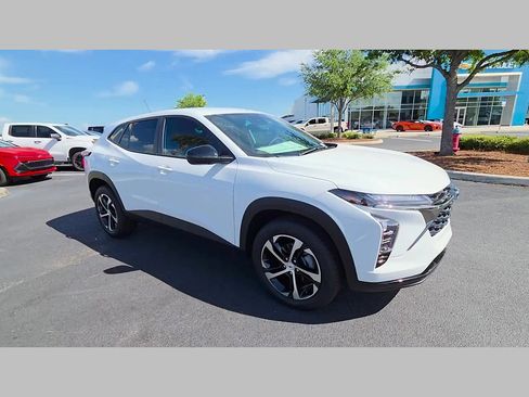 New 2026 Chevrolet Trax RS w/ Driver Confidence Package FWD image 14