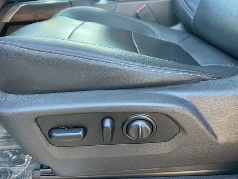 Used 2021 GMC Sierra 2500 SLT w/ SLT Preferred Package image 21