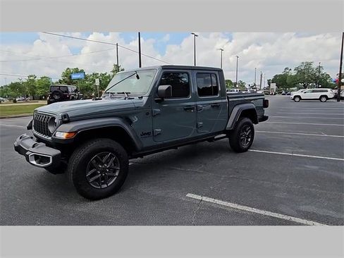 New 2025 Jeep Gladiator Sport image 22