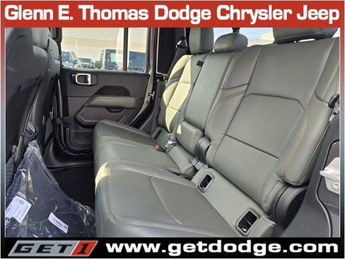 New 2026 Jeep Gladiator Mojave image 12