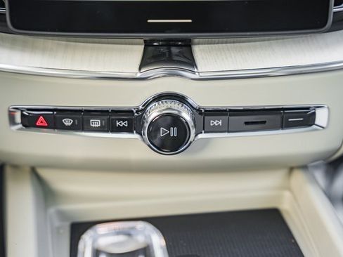 New 2026 Volvo XC60 B5 Ultra w/ Protection Package Premier image 23