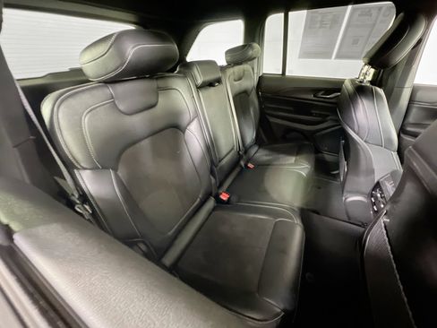 Used 2023 Jeep Grand Cherokee Altitude AWD/4WD image 26