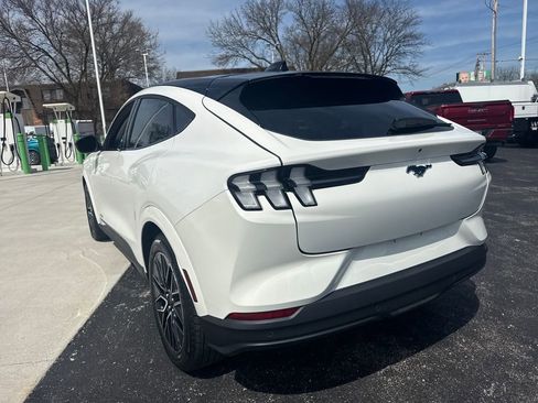 Used 2025 Ford Mustang Mach-E Premium image 9