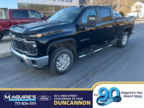 Used 2024 Chevrolet Silverado 2500 LT w/ Convenience Package image 1