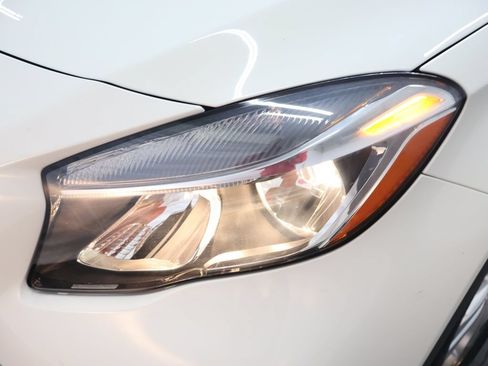 Used 2018 Mercedes-Benz GLA 250 image 27