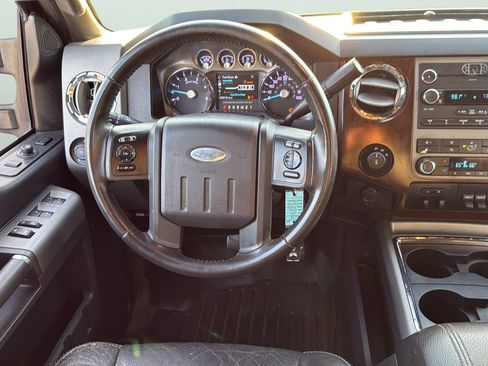 Used 2011 Ford F250 Lariat w/ Lariat Interior Pkg AWD/4WD image 12