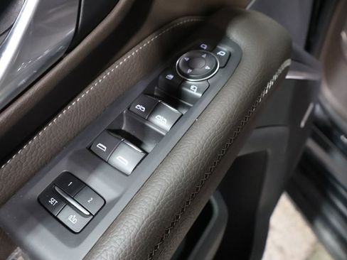 Used 2022 GMC Yukon XL Denali image 14