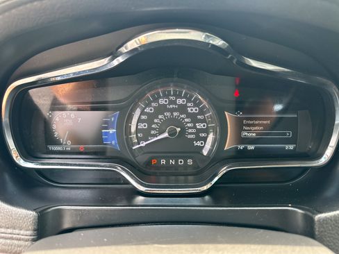 Used 2019 Lincoln MKT AWD image 12