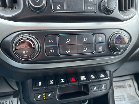 Used 2020 Chevrolet Colorado ZR2 w/ ZR2 Dusk Special Edition image 15