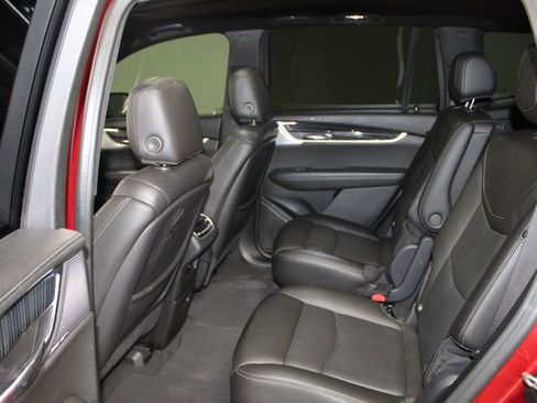 Used 2021 Cadillac XT6 Premium Luxury image 18