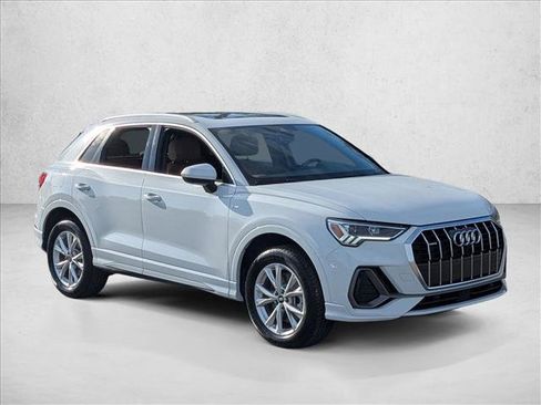 Certified 2025 Audi Q3 2.0T Premium Plus w/ Premium Plus Package image 3