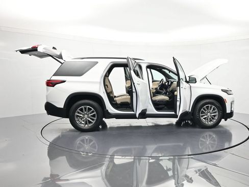 Used 2023 Chevrolet Traverse LT FWD image 48