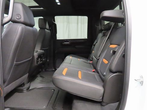 Used 2025 GMC Sierra 2500 AT4 w/ AT4 Premium Plus Package image 10
