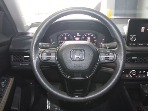 Used 2025 Honda Accord SE image 11