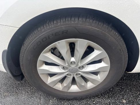 Used 2017 Kia Sedona EX FWD image 12