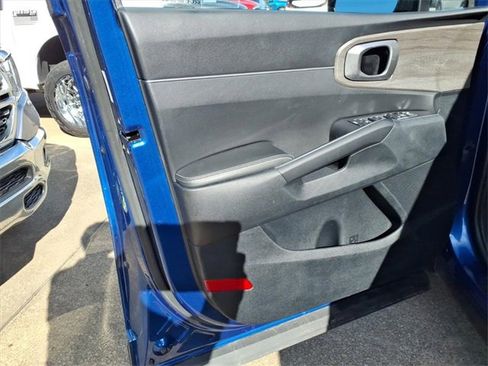 Used 2022 Kia Sorento EX image 22